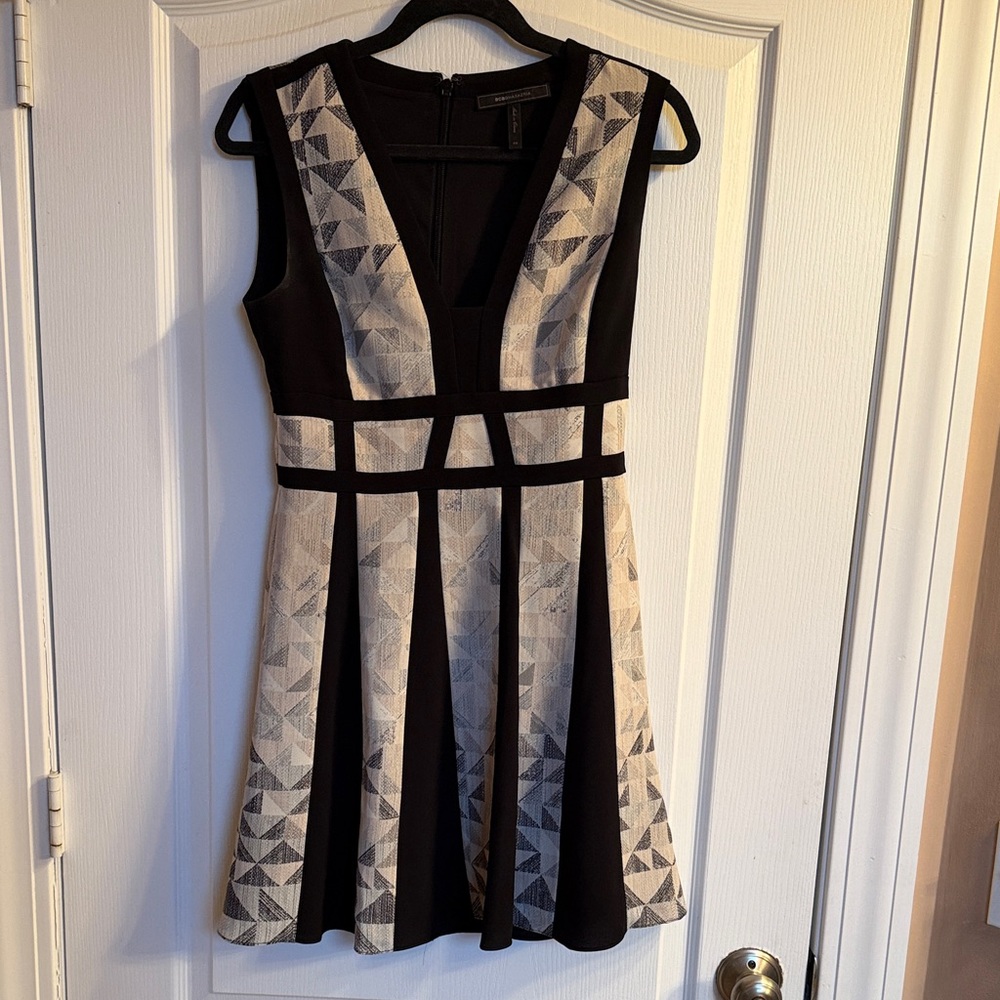 BCBGMaxAzria VAL Black & Cream Geometric Fit-and-Flare Dress